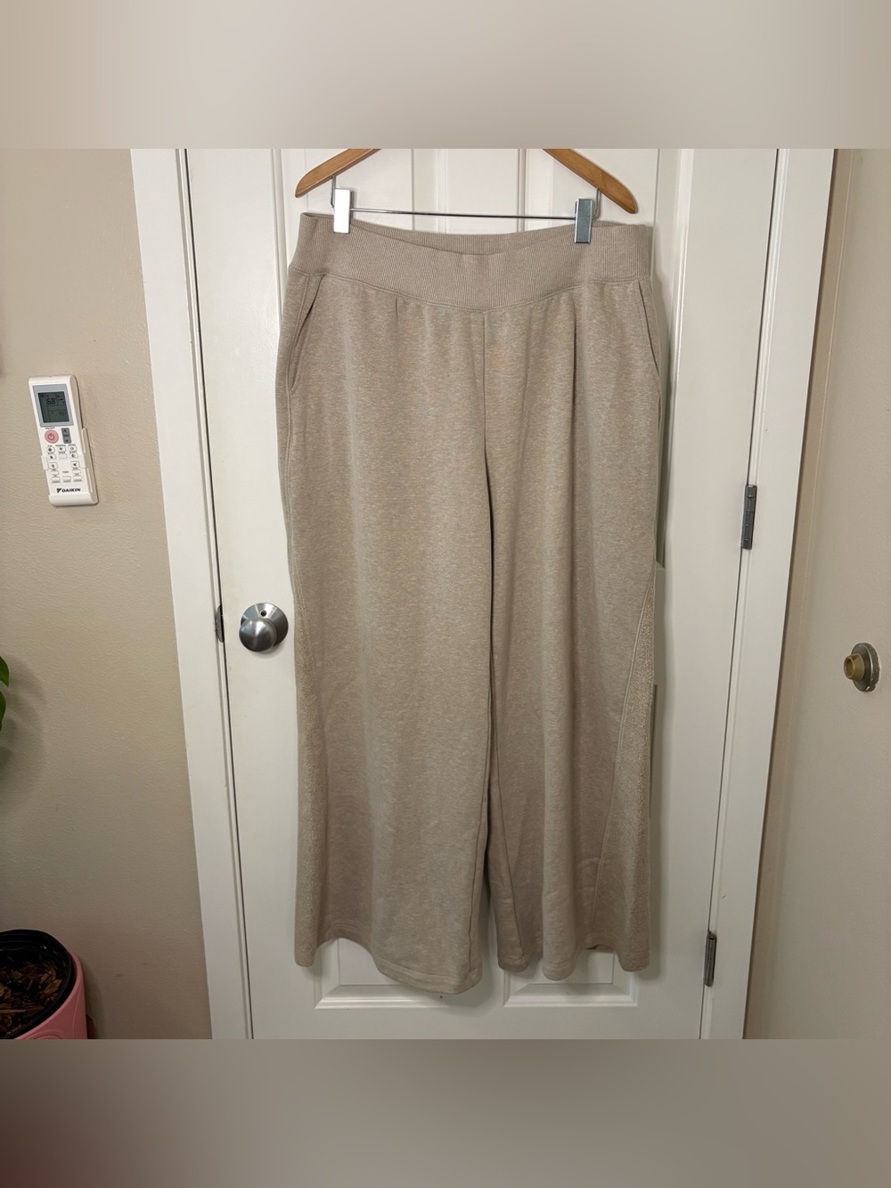 Aerie new wide leg plus size fall beige trouser pants cozy quiet luxury xl trend